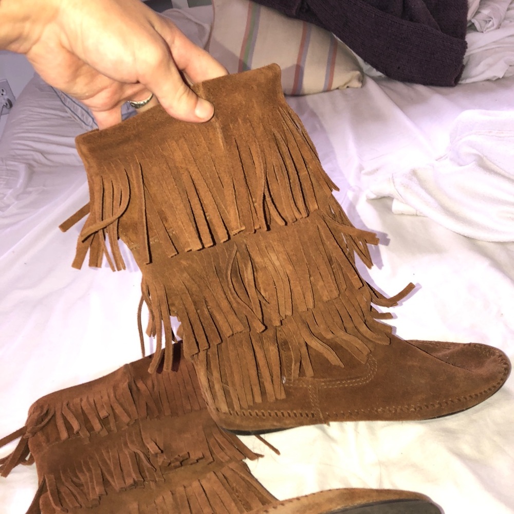 Minnetonka medium fringe boots